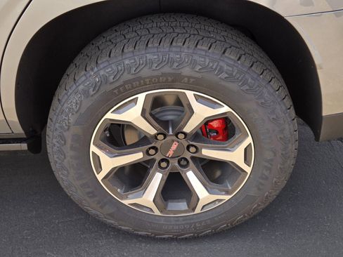 New 2025 GMC Yukon AT4 Ultimate w/ LPO, AT4 Appearance Package image 5