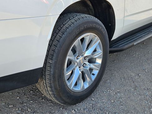 Used 2024 Chevrolet Suburban Premier image 13