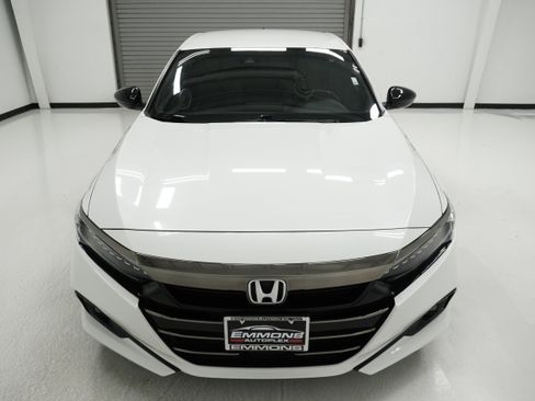 Used 2022 Honda Accord Sport image 2