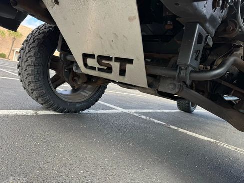 Used 2007 GMC Sierra 2500 SLT w/ Z71 Off-Road Package image 13