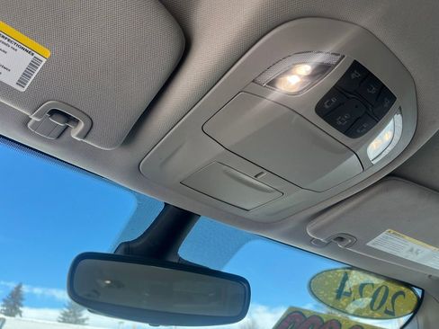 Used 2024 Chrysler Pacifica Touring-L image 23