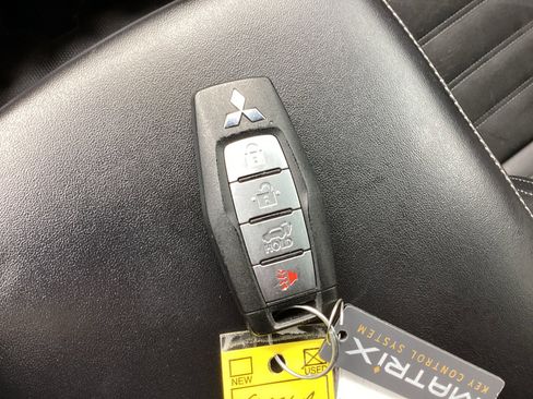 Used 2022 Mitsubishi Outlander SEL Black Edition image 35