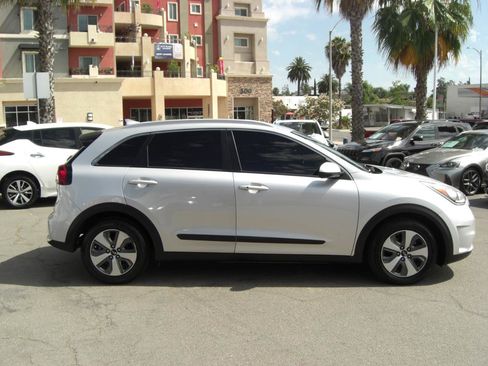 Used 2019 Kia Niro LX FWD image 16