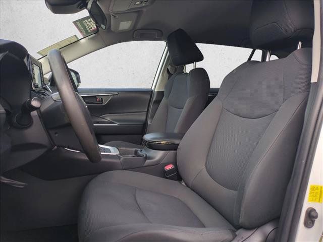 Used 2020 Toyota RAV4 LE w/ Carpet Mat Package FWD image 15