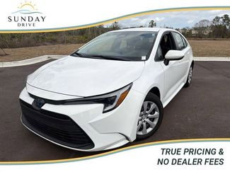 Used 2025 Toyota Corolla LE video 1