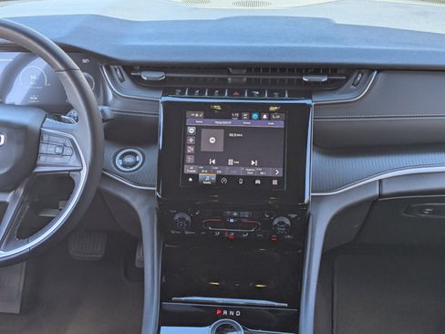 Used 2023 Jeep Grand Cherokee Altitude AWD/4WD image 14