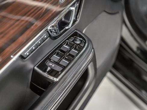 Used 2017 Jaguar XJ R-Sport image 54