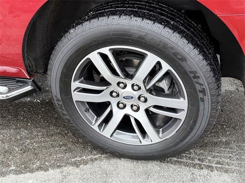 Certified 2022 Ford Expedition XLT image 5