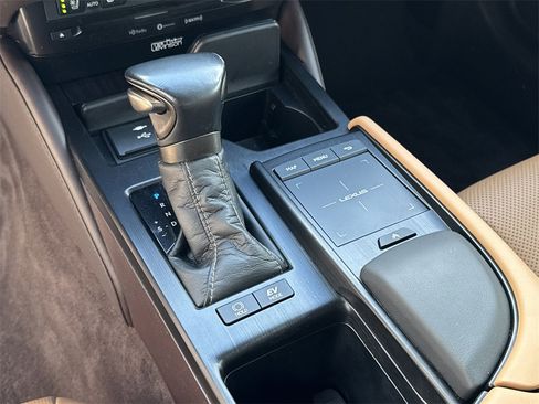 Used 2021 Lexus ES 300h w/ Premium Package image 33