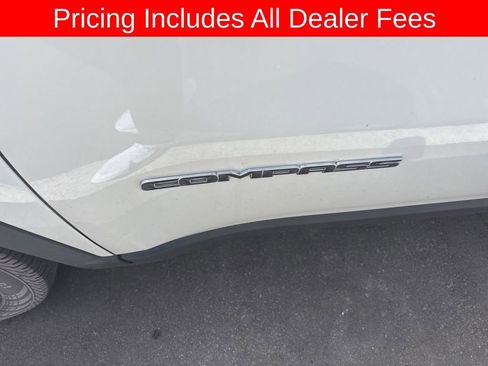 Used 2018 Jeep Compass Latitude w/ Popular Equipment Group FWD image 14
