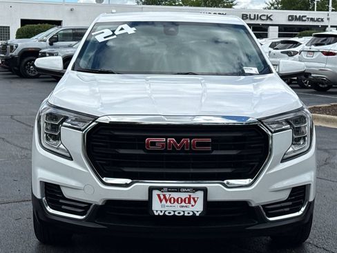Used 2024 GMC Terrain SLE FWD image 4