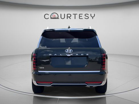 New 2026 Hyundai Palisade Calligraphy FWD image 4