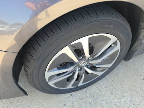Used 2021 Honda Accord Hybrid image 5