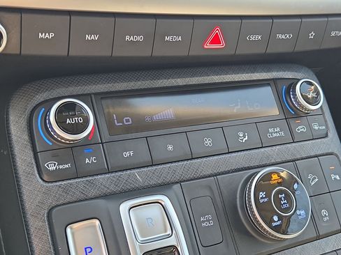 Used 2024 Hyundai Palisade Limited image 27