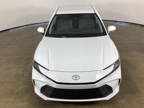 Used 2025 Toyota Camry LE FWD image 4