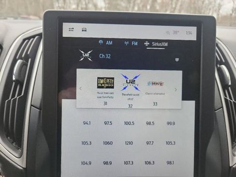 Used 2023 Ford Edge SEL image 11