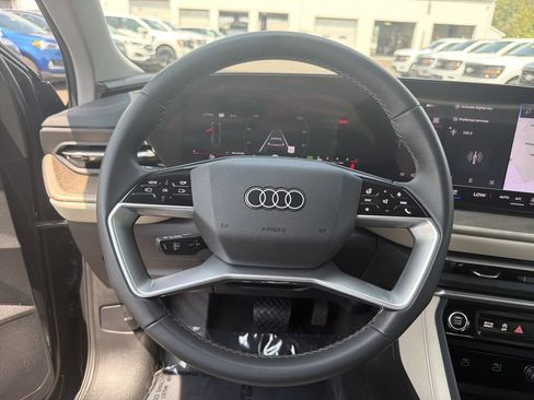 Used 2025 Audi Q5 Premium Plus w/ Premium Plus AWD/4WD image 21