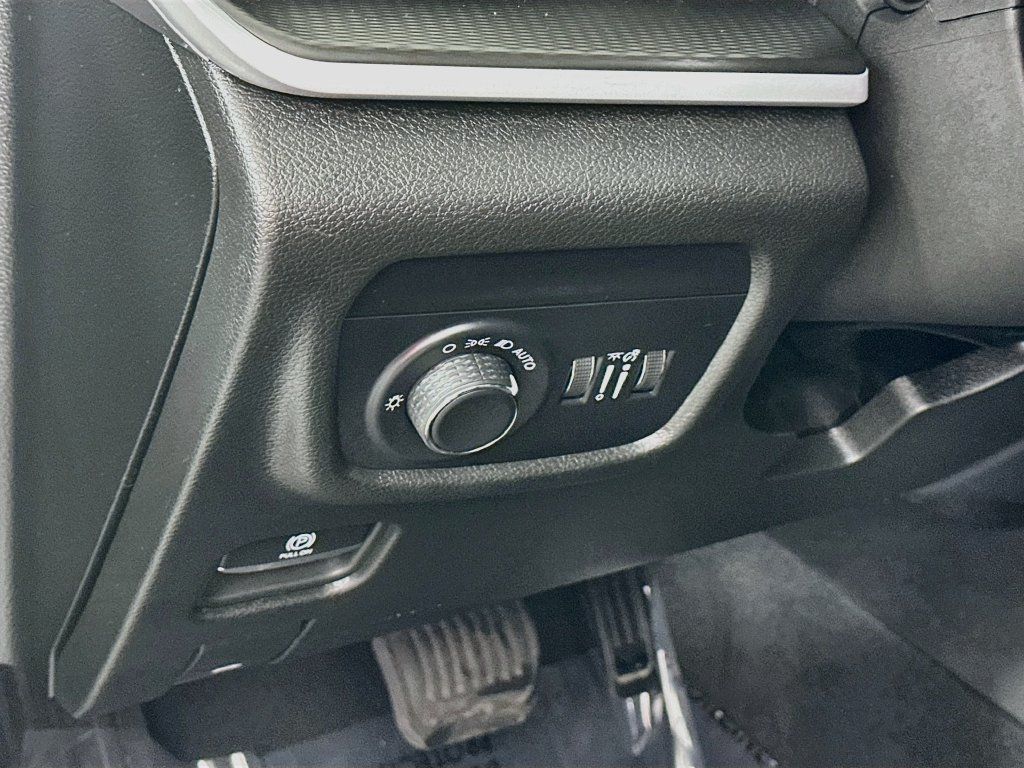 Certified 2024 Jeep Grand Cherokee Laredo X w/ Luxury Tech Group I AWD/4WD image 18