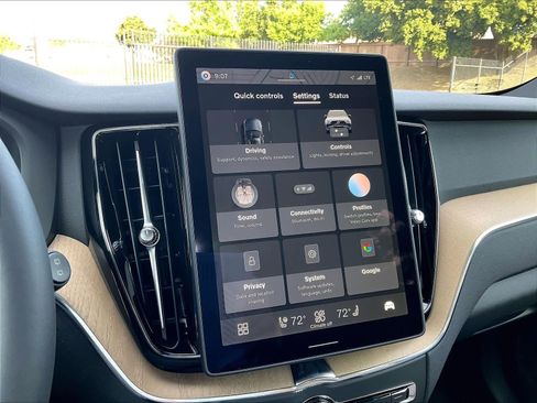 New 2026 Volvo XC60 T8 Plus w/ Protection Package Premier image 22