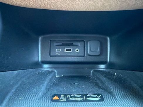 Used 2019 Chevrolet Equinox Premier FWD image 38