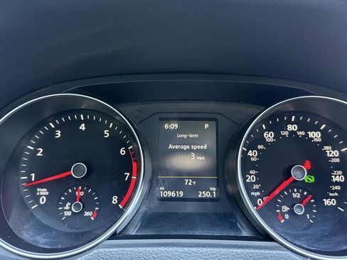 Used 2019 Volkswagen Passat 2.0T Wolfsburg image 16