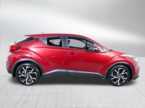 Used 2018 Toyota C-HR XLE FWD image 8