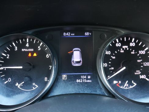 Used 2018 Nissan Rogue SL FWD image 38