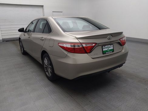 Used 2016 Toyota Camry SE image 5