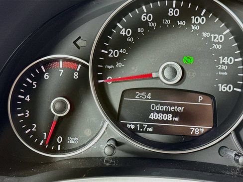 Used 2012 Volkswagen Beetle 2.5 FWD image 14