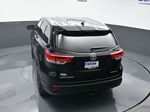 Used 2017 Toyota Highlander XLE image 55