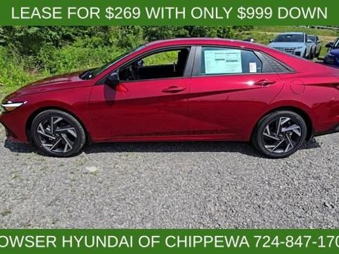 New 2025 Hyundai Elantra SEL image 3