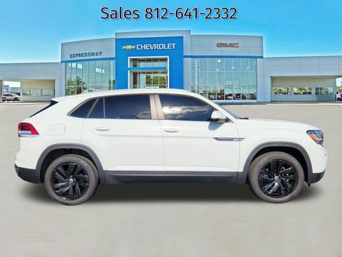 Used 2023 Volkswagen Atlas Cross Sport SE w/ Black Wheel Package AWD/4WD image 8