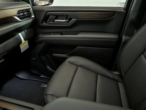 New 2026 GMC Yukon Denali w/ Denali Reserve Package AWD/4WD image 20