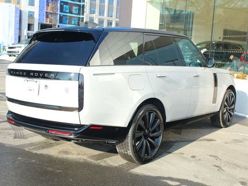 New 2026 Land Rover Range Rover SV image 2