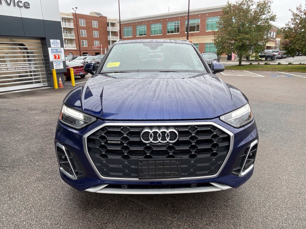 Used 2024 Audi Q5 2.0T Premium Plus w/ Premium Plus Package AWD/4WD image 3