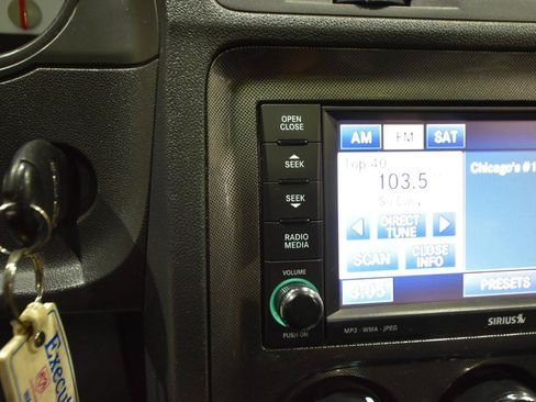 Used 2009 Dodge Challenger R/T RWD image 22