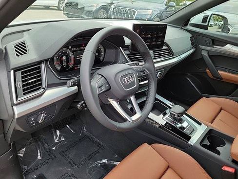 Certified 2025 Audi Q5 2.0T Premium w/ Convenience Plus Package AWD/4WD image 17