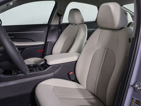 Certified 2025 Hyundai Sonata SE FWD image 24