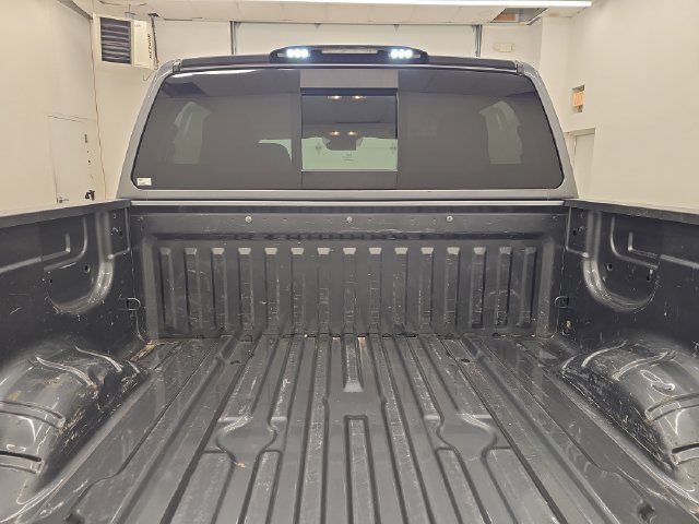Used 2019 Nissan Titan SV AWD/4WD image 15