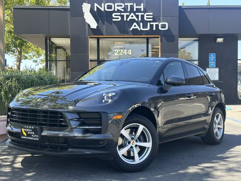 Used 2020 Porsche Macan AWD/4WD image 2