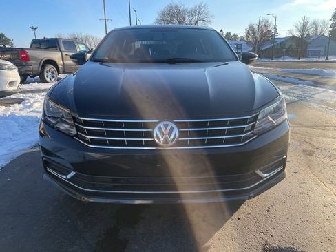 Used 2017 Volkswagen Passat 1.8T SE image 9