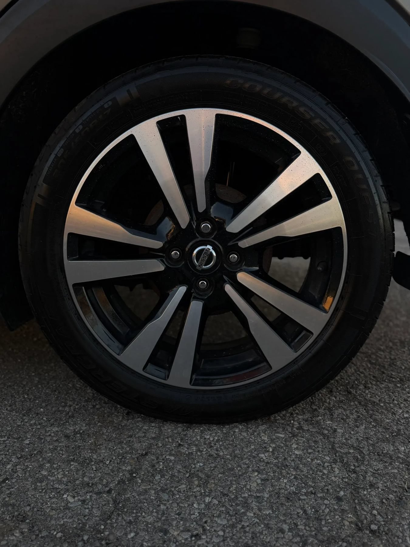 Used 2019 Nissan Kicks SV FWD image 12