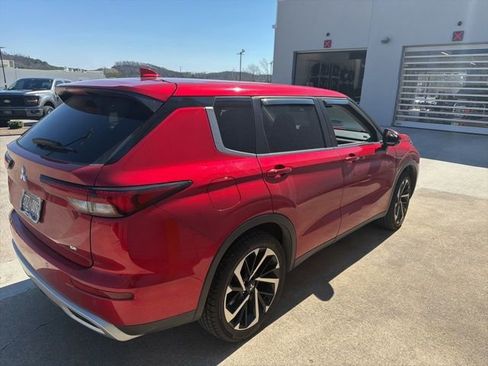Used 2024 Mitsubishi Outlander SE image 11