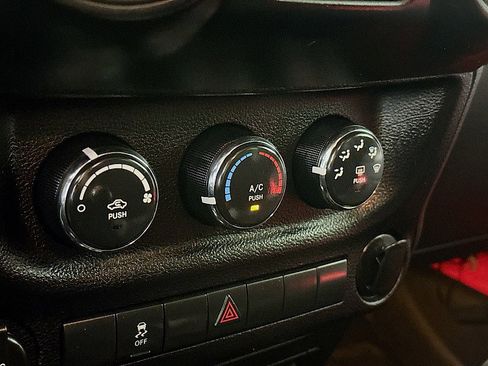 Used 2013 Jeep Wrangler Sport w/ Connectivity Group AWD/4WD image 29