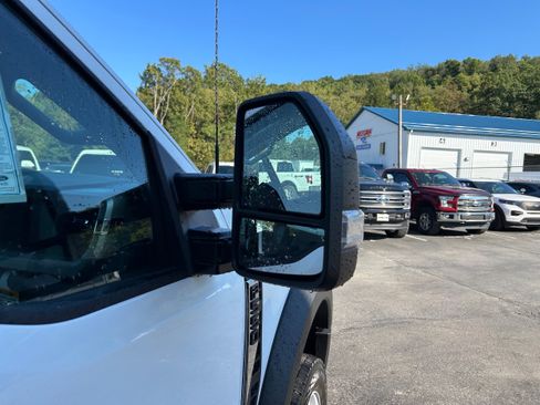 New 2026 Ford F550 4x4 Crew Cab image 28