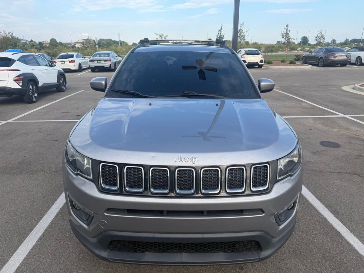 Used 2018 Jeep Compass Latitude w/ Popular Equipment Group AWD/4WD image 2