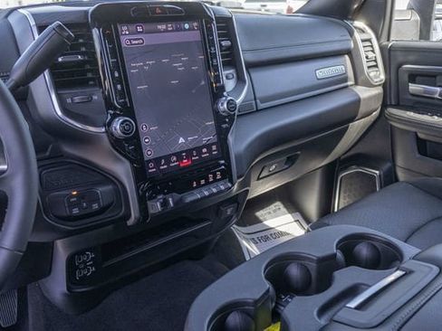 Used 2026 RAM 2500 Laramie AWD/4WD image 18