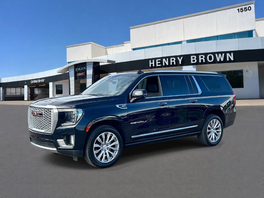 Used 2022 GMC Yukon XL Denali w/ Denali Premium Package AWD/4WD image 1