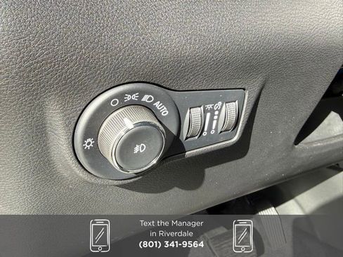 New 2025 Jeep Compass Latitude w/ Sun & Sound Group image 13