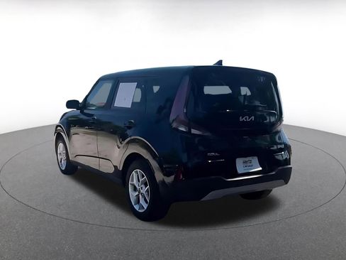 Used 2025 Kia Soul LX w/ LX Technology Package FWD image 11